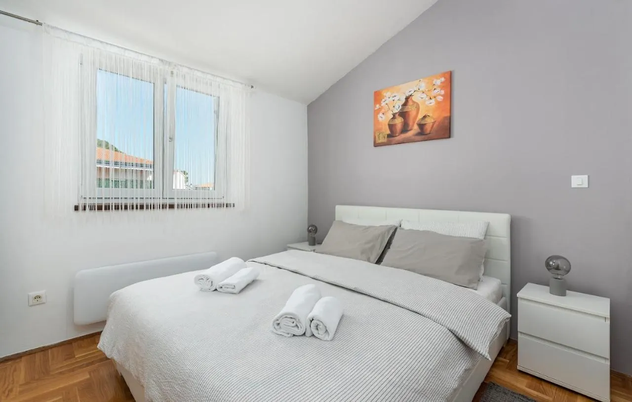 Apartment Mia Tar-Vabriga 0*,